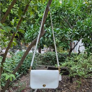 80s Coach Classic Slim Flap Vintage Shoulder Bag in Bone Glove-Tanned Leather